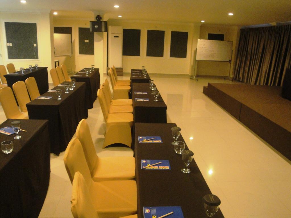 โรงแรมรามายานะ มากาซาร์ ภายนอก รูปภาพ